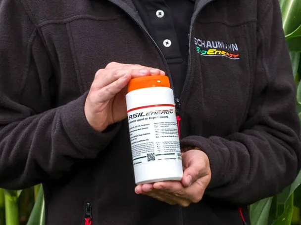 Lattina in mano Lattina in mano